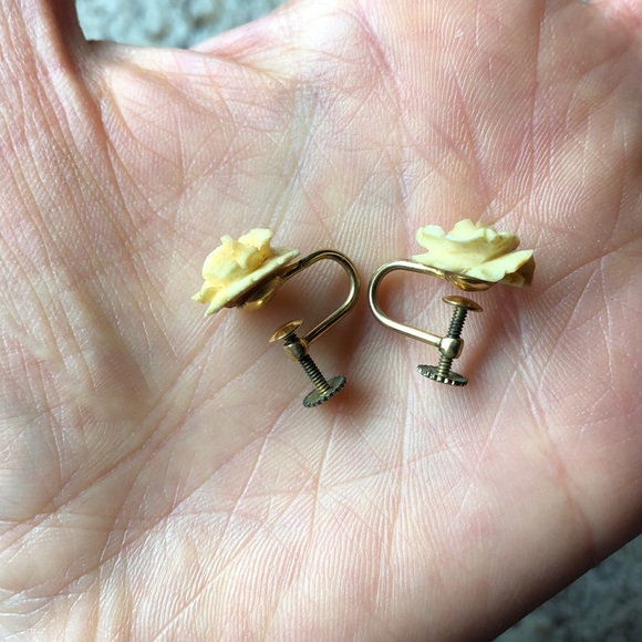 Signed vintage rose earrings/gold stamped - Picture 4 of 7